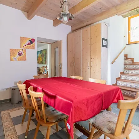 Maison Abricot Avec Piscine Holiday home *