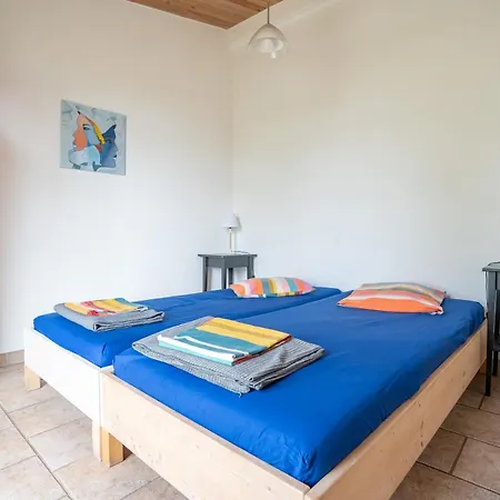 Maison Abricot Avec Piscine Aspiran