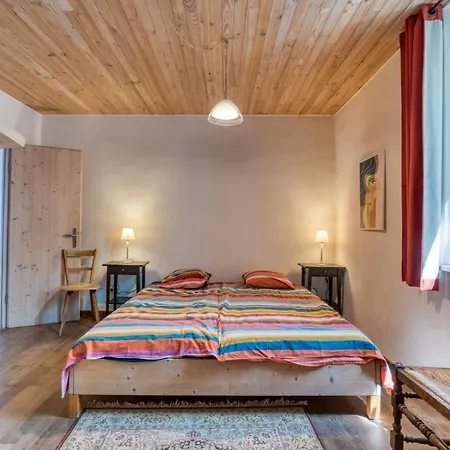 Maison Abricot Avec Piscine Aspiran
