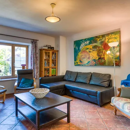 Maison Abricot Avec Piscine