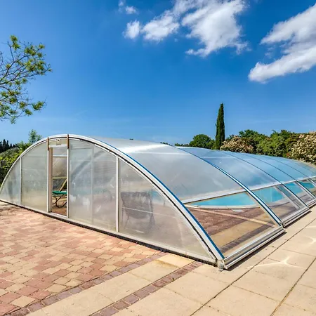 Dom wakacyjny Maison Abricot Avec Piscine