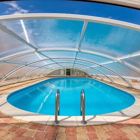 Maison Abricot Avec Piscine * Aspiran