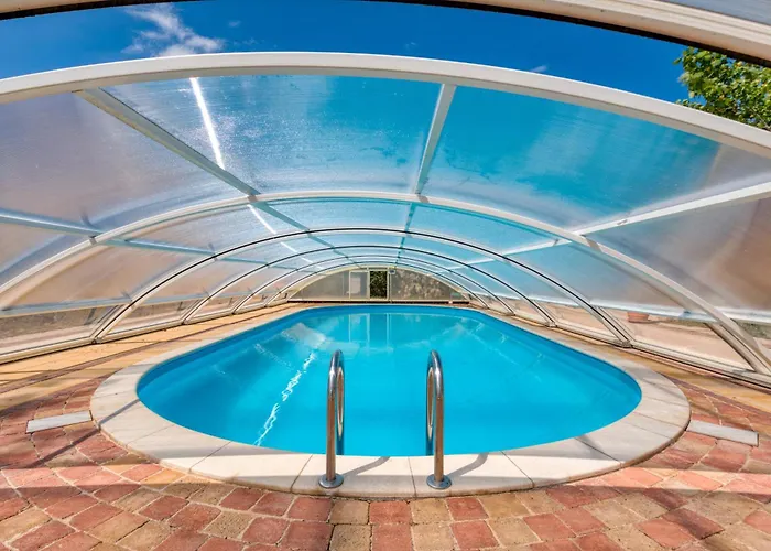 Maison Abricot Avec Piscine Hébergement de vacances